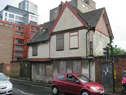 Ipswich Historic Lettering: 4 College St 5
