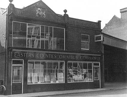 Ipswich Historic Lettering: Dogs Head Street crest period